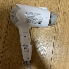 【
取引中】Panasonic パナソニック EH-NE2J ヘアドライヤーの画像