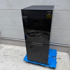 966⭐️2023年製美品★シャープ　冷蔵庫　ガラス扉　右、左開き　ブラック　黒の画像