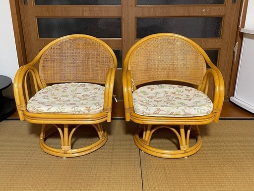 籐の椅子2脚 (めりん) 前後の椅子《チェア》の中古あげます・譲ります