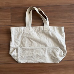 無印良品　MUJI キャンパストートバッグ　オフホワイト　横型　外ポケットつきの画像