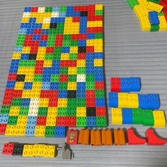 ⚠️値下げ交渉不可⚠️使用感はあります⚠️まだまだ使える大きめLEGOブロック！の画像