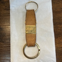 LOUIS VUITTON ルイヴィトン キーホルダー キーリング レザー ゴールドの画像