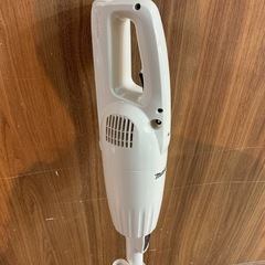 マキタ 充電式クリーナー CL116D コードレス掃除機（動作確認済）の画像