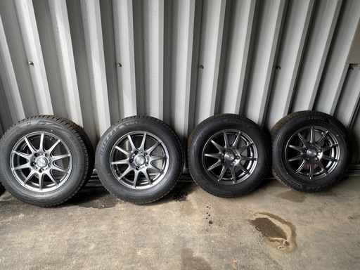 ブリヂストンスタッドレスタイヤVRX2195/65R15 (たか) 美瑛のタイヤ