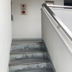 IKEA 折りたたみバースツール 背もたれ付 白の画像