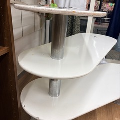 【無料・引取限定】店舗什器 3段ディスプレイ棚の画像