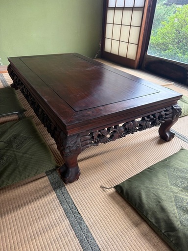 ⭐︎ビンテージ⭐︎ 重厚な木製彫刻座卓 伝統工芸品 (便利屋QUINDY