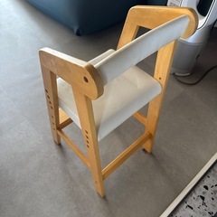 子供用 ハイチェア 椅子 学習椅子の画像
