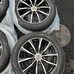 Weds RIZLEY 18インチ 235/50R18 スタッドレス タイヤ付きホイール 30系アルファード着用の画像