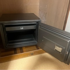 日本金銭機械株式会社（現：ダイヤセーフ株式会社）耐火金庫の画像