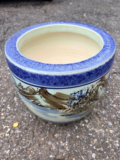 や*げ様 大型火鉢　青い十二角形の火鉢★陶器製 直径44内寸33高さ30 陶器製の火鉢直径(32cm -50.8cm )3000円ー15000 (サトミ) 市原のその他