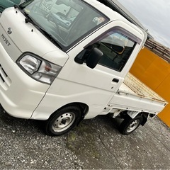 ダイハツ ハイゼットトラック 🛻 特選車 ダイハツ ハイゼットトラック 型式：LE-S200P エンジン：EF-VE 年式：2007年7月 走行距離：約130,700km 車検有効期限：2027年7月16日まで オートマチック（AT）の画像