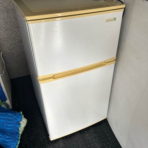 【 値下げ 】 YAMADA 冷凍 冷蔵庫 90L 2019年製 ホワイト YAMADA 冷蔵庫 90L YRZ-C09B1 ホワイト (YOHAKU) 曽根のキッチン家電