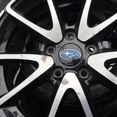 スバル 225/55R17純正アルミホイール スタッドレスタイヤ ホイールタイヤの画像