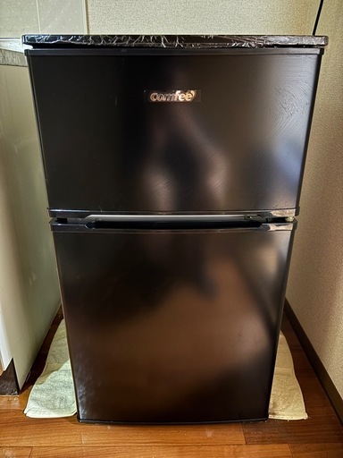 i*k様 【送料無料】2024年製⭐️COMFEE' 冷蔵庫 90L COMFEE' 冷蔵庫 90L (らっこいぬ) 仙北町のキッチン家電《冷蔵庫》の