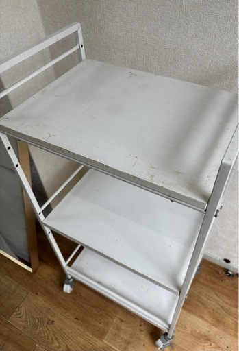医療ワゴン　キャスター付　収納　ワゴン　古家具　古道具　アンティーク　昭和レトロ 白い3段収納ワゴン キャスター付き (り) 田無の収納家具《収納ケース