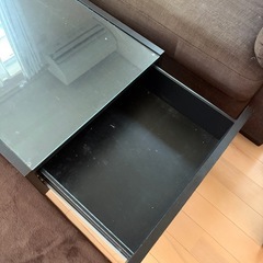 IKEA 3人がけソファとテーブル
の画像