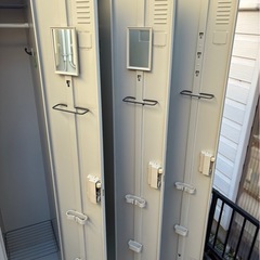 PRUS製　更衣ロッカー　3名用　中古品②の画像