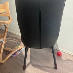 高級回転式ダイニングチェアの画像