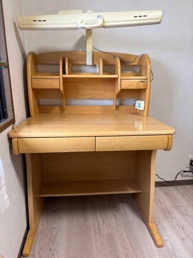 学習机コンパクト！ (ピーチ) 塚本のテーブル《学習机》の中古あげます