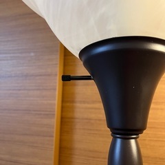 美品海外製フロアランプ2本セット動作確認済みガラスシェードLED電球1つ付属の画像