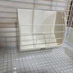     うさぎ用ケージ 美品★使用10日のみ★給水器・牧草フィーダー付きの画像