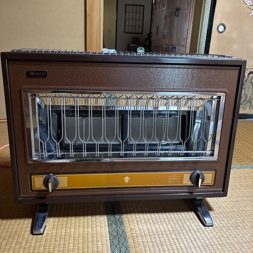 大きなガスストーブ都市ガス用 (三元豚) 鶴岡の家庭用品《ストーブ》の