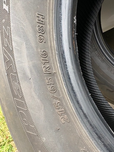 ブリヂストン215 65 16 (N.Y garage) 稲積公園のタイヤ、ホイールの