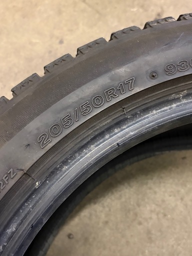 札幌】早めの冬支度‼️BRIDGESTONE VRX2‼️205/50r17 (さくさくさん