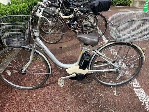シルバー 電動アシスト自転車 前後バスケット付き　直接渋谷駅 ヤマハ電動アシスト (はな) 志村坂上の電動アシスト自転車の中古