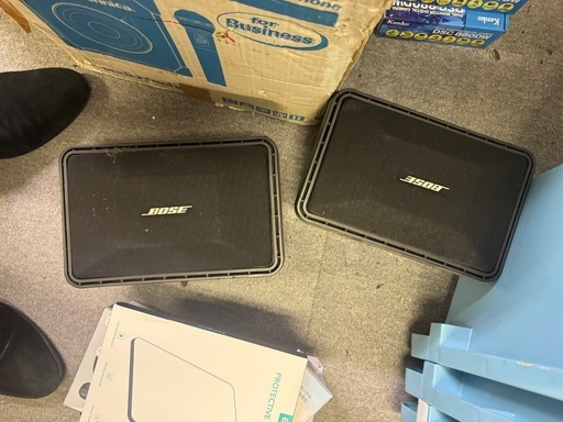 スピーカー。BOSE。未使用。保証期間切れ。数年前に購入。倉庫に保管。箱に汚れ 動作未確認BOSEスピーカー2点セット (株式会社イスタンテ) 本町の