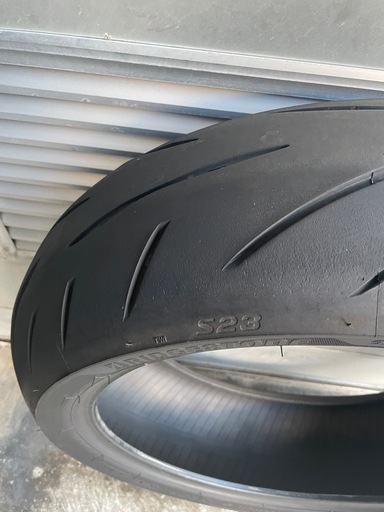 ブリヂストン S23 180/55ZR17 (Y M) 中頭のバイクの中古あげます・譲り