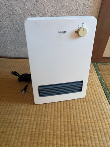 値下げ致します ポータブルセラミックファンヒーター中古品です セラミックヒーター (チルコジ) 平和公園の季節、空調家電《ファン