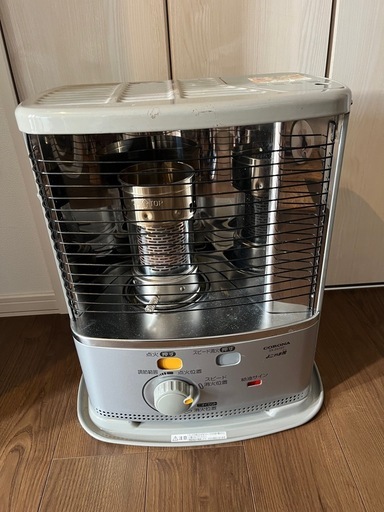 に*y様 昭和レトロな石油ストーブ！しかもなんと新品！！カラーリングもGOODて 石油ストーブ (YYY) 元町の季節、空調家電《ストーブ》の中古あげます