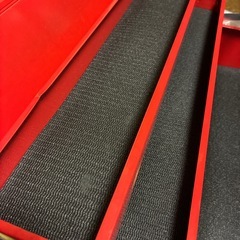 値下げしました　工具箱　(金属製)新古未使用品　美品です　底にゴムラバーを　貼りました　の画像
