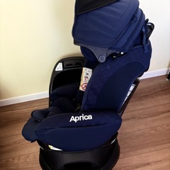 Aprica フラウディアグロウプレミアム　ネイビー　チャイルドシート　アップリカの画像