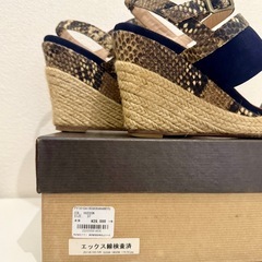 PELLICO  ウェッジソールサンダル パイソン柄の画像