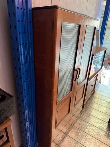 昭和レトロ モザイクガラス 木製キャビネット 本棚 食器棚 両開き 観音