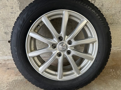 ▽17インチスタッドレスタイヤVRX2 215/60R17 (あっち) 宮の沢のタイヤ