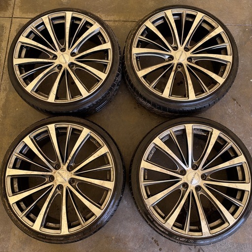 22530R20【中古・4本セット】VENERDI ヴェネルディ 20インチアルミ