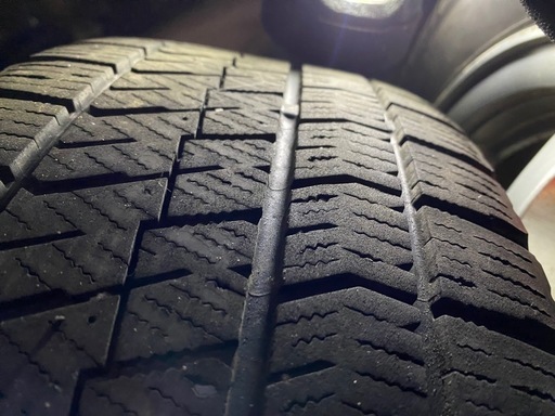 205/60r16 vrx2 23年製溝少なめ (ササキガレージ) 旭川のタイヤ
