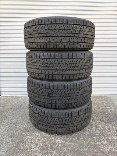 スタッドレスタイヤ235/50R18 BRIDGESTONE BLIZZAK VRX2 2022年製造