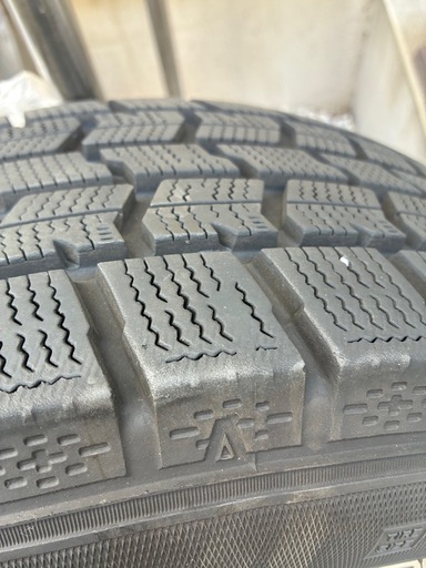 中古スタッドレスタイヤホイール4本セット205/60R16 (ゆうふう) 京急