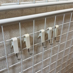 突っ張り式壁面収納(白)の画像