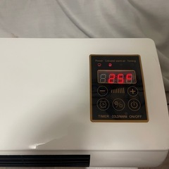 壁掛け式 電気ヒーター 本体の画像