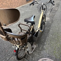 【ジャンク品】電動アシスト自転車 子供乗せ 充電器付き 2022年購入 修理・部品取り用の画像