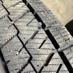 『商談中』D47 中古タイヤBRIDGESTONESTUDLESS BLIZZAK VRX2 215/60R16の画像