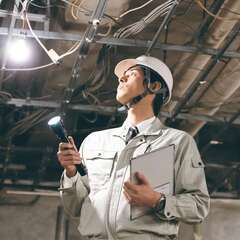 電気工事の施工管理｜工場・マンション設備工事の画像