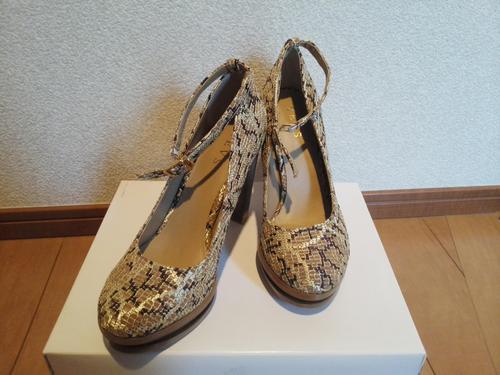 YEVSのヒール新品！23センチです(@^▽^@)