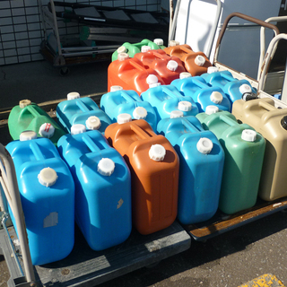在庫限り！灯油ポリタンク 18L 入荷しました！
